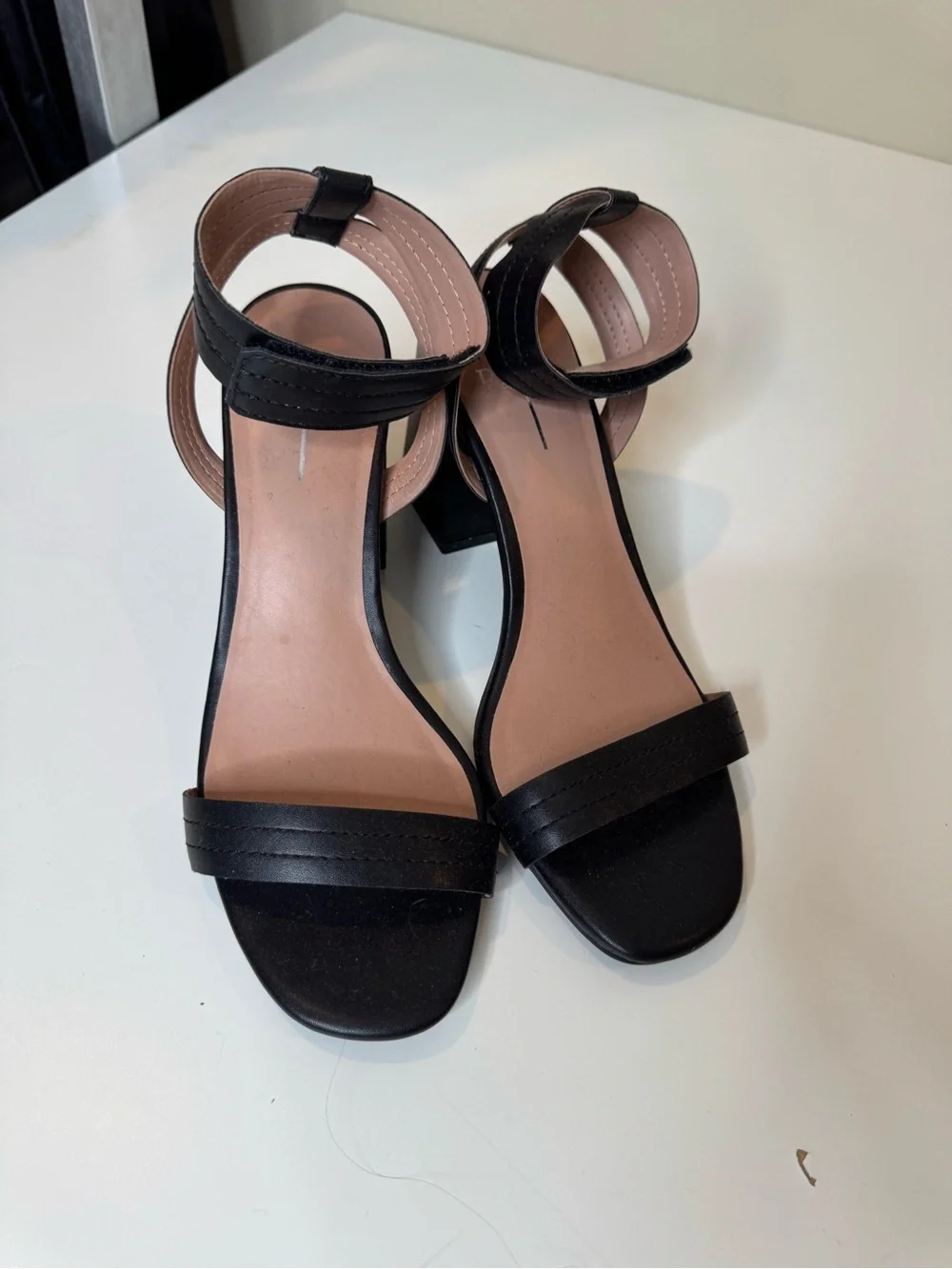 Linea Paolo Womens Emmie Heeled Sandals size 8 Leather Ankle Strap Black